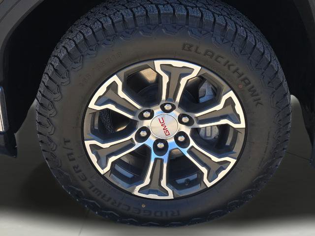 Used 2025 GMC Sierra 1500 SLT AWD/4WD image 17