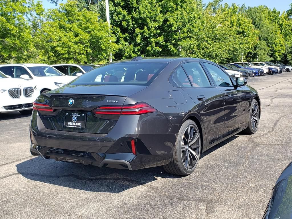 New 2027 BMW 530i xDrive w/ M Sport Package AWD/4WD image 4