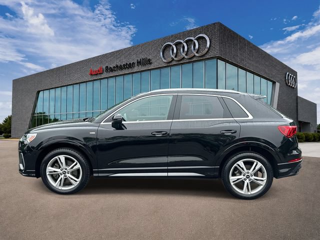 Used 2023 Audi Q3 2.0T Premium Plus w/ Premium Plus Package AWD/4WD image 2