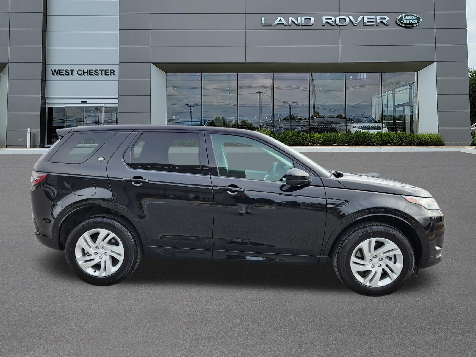 Certified 2025 Land Rover Discovery Sport S AWD/4WD image 6