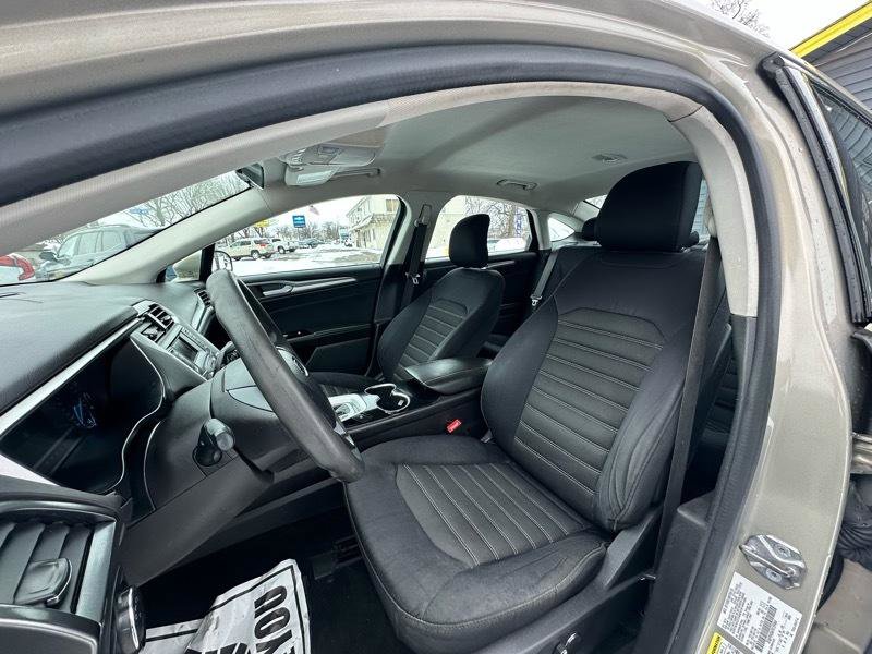 Used 2015 Ford Fusion SE image 8