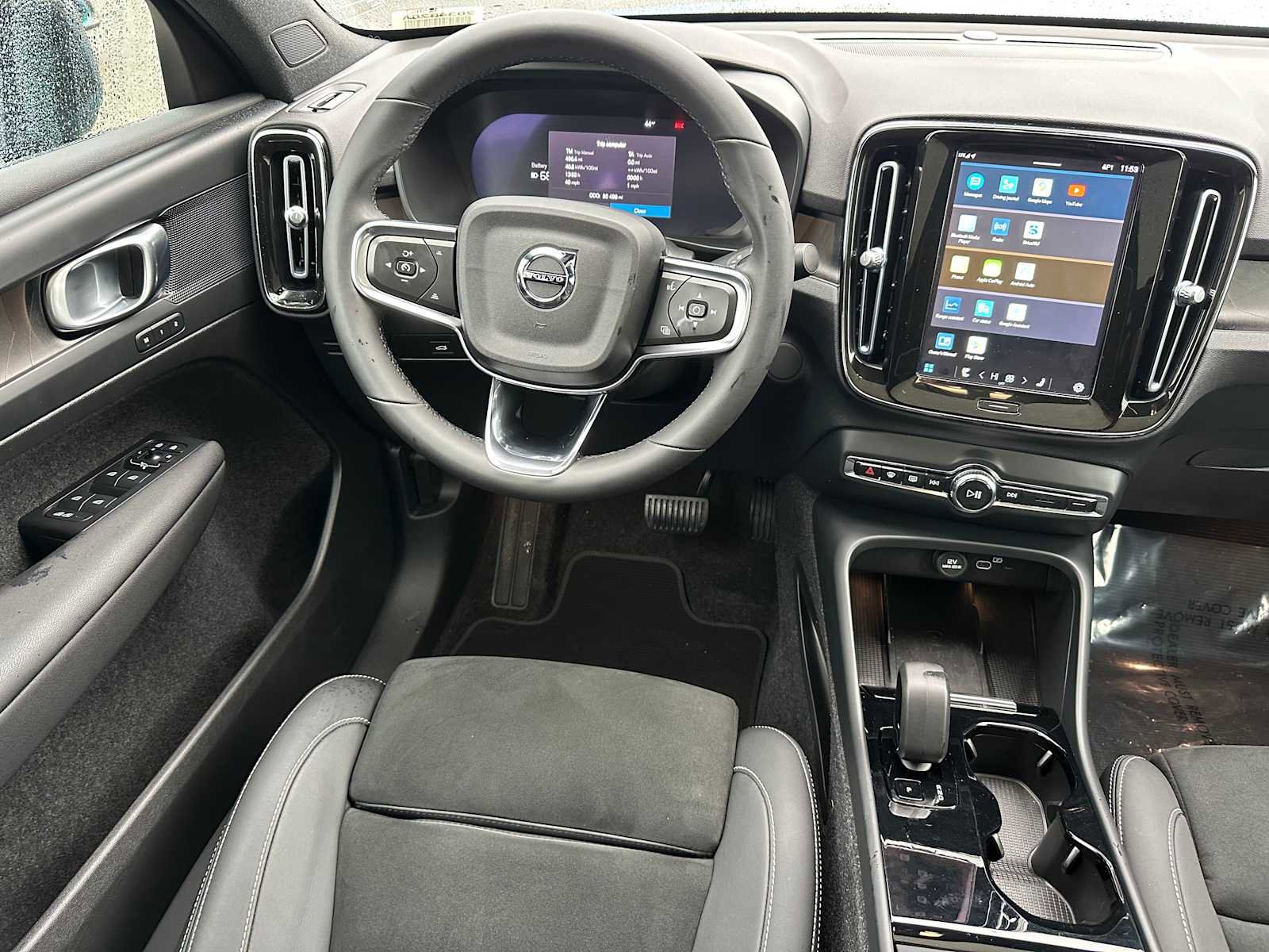 Used 2023 Volvo C40 P8 Recharge Plus w/ Climate Package image 17