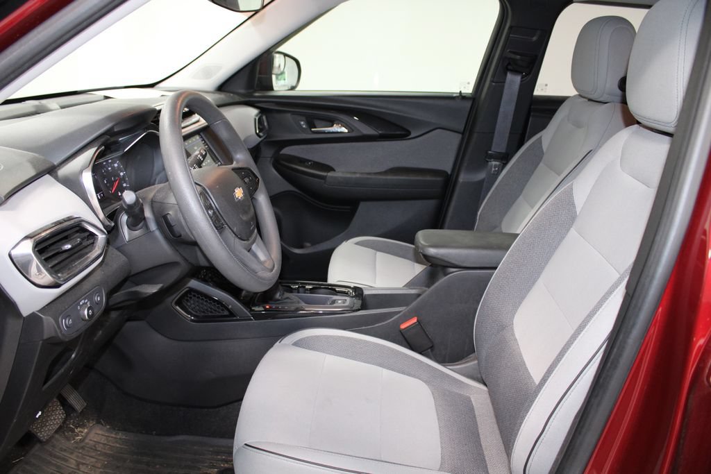 Used 2022 Chevrolet TrailBlazer LT FWD image 16