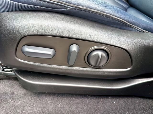 Used 2022 Chevrolet Bolt EUV Premier w/ Sun & Sound Package image 21