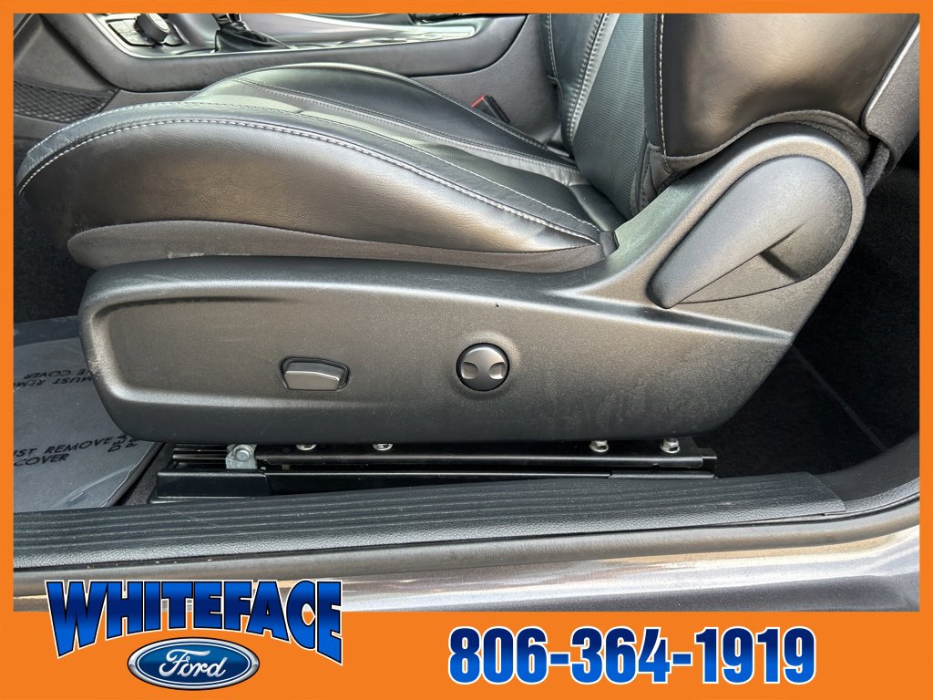 Used 2022 Dodge Challenger SXT w/ Plus Package image 13