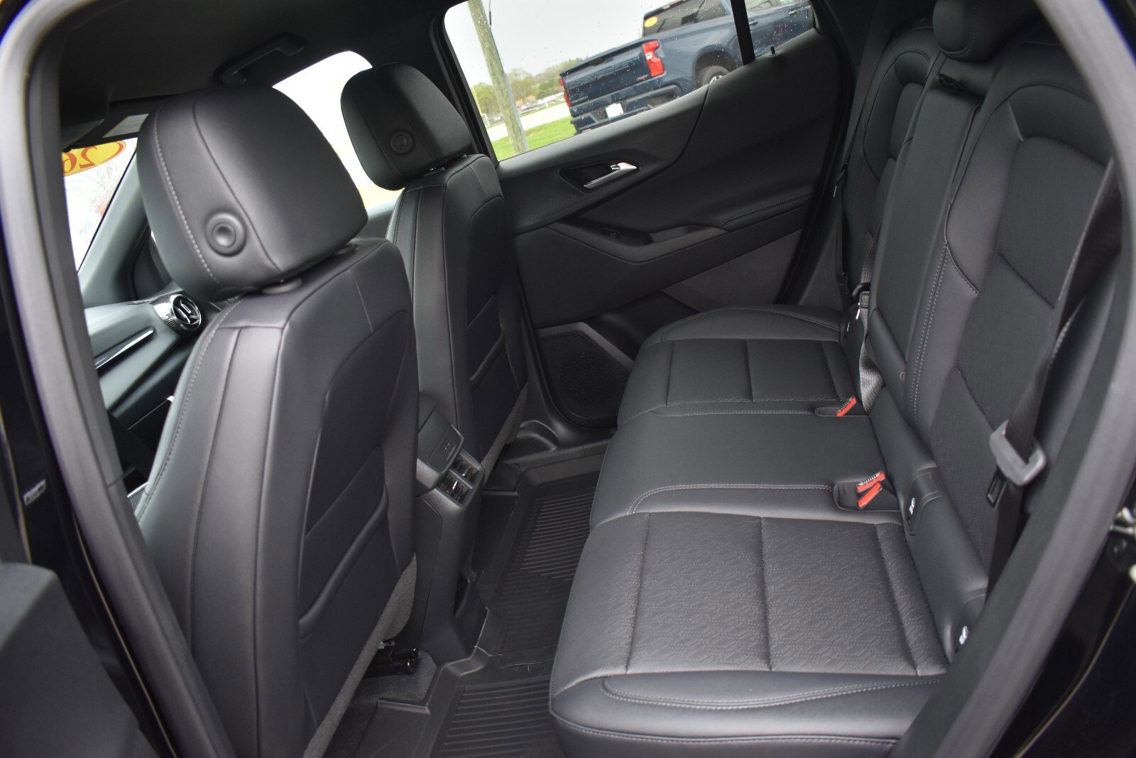 New 2026 Chevrolet Equinox LT AWD/4WD image 19