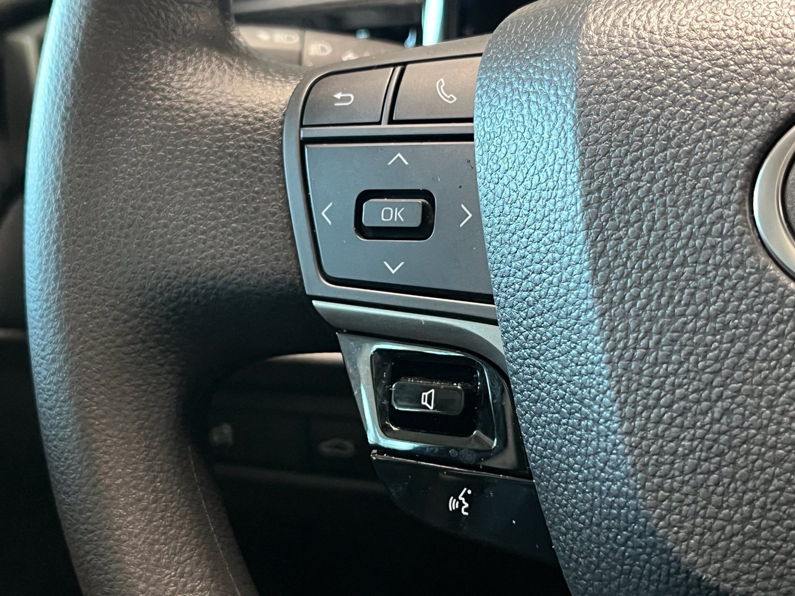 Used 2026 Toyota Camry LE FWD image 34