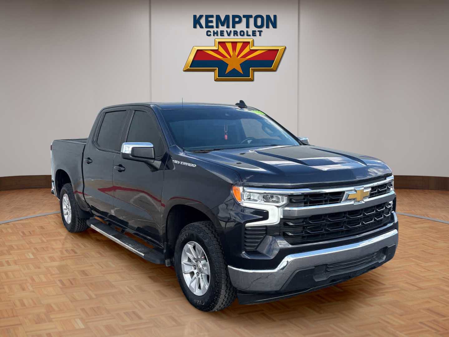 Used 2023 Chevrolet Silverado 1500 LT RWD image 8