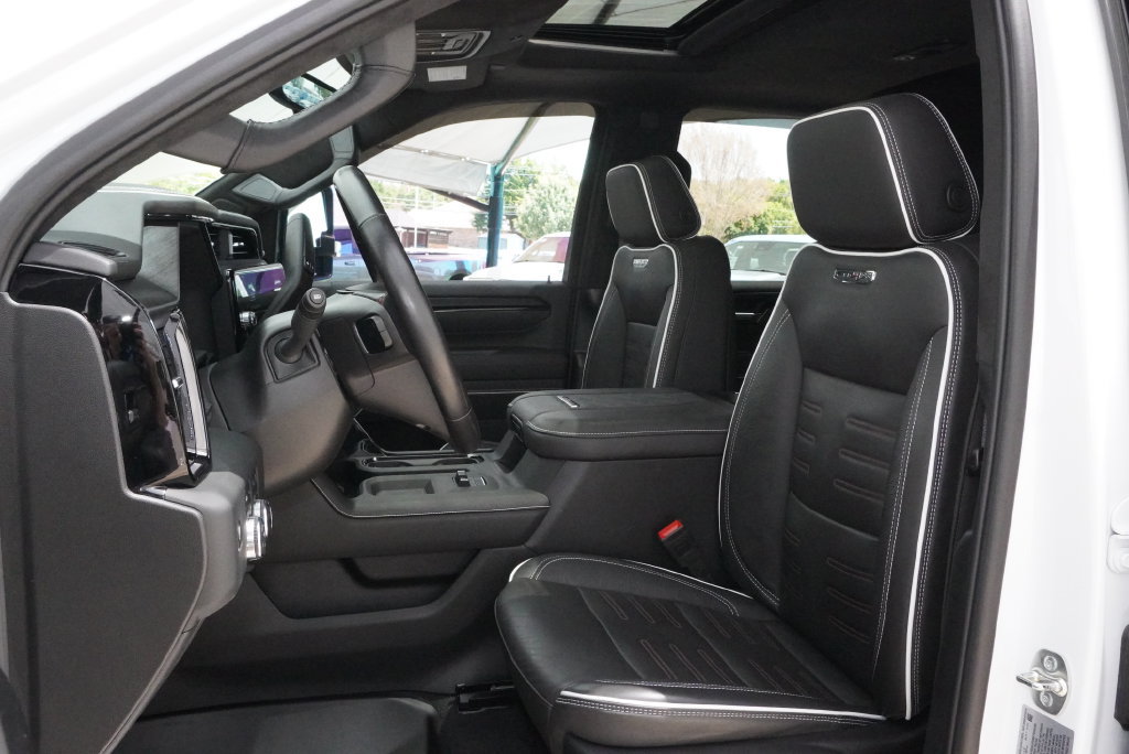 Used 2025 GMC Sierra 2500 AT4X AWD/4WD image 29