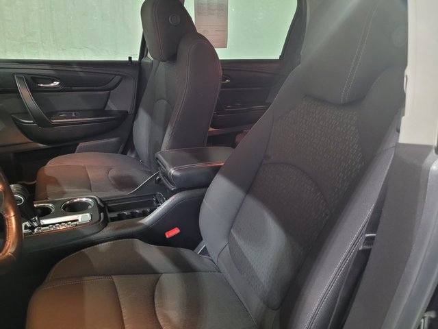 Used 2015 GMC Acadia SLE image 25