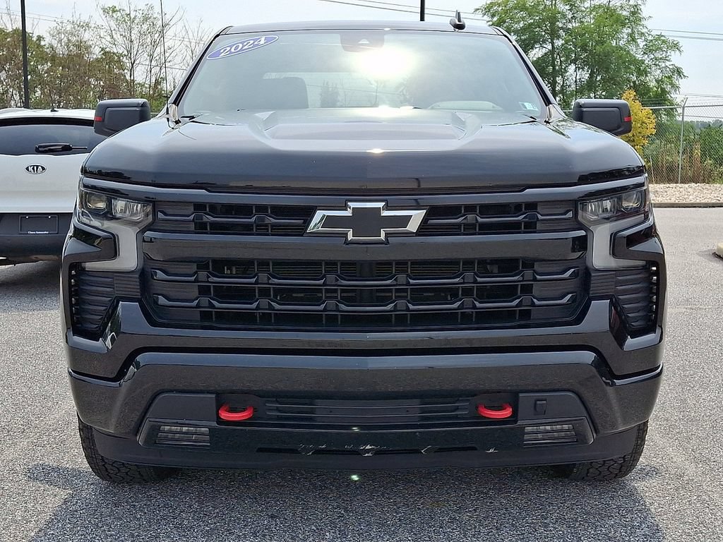 Used 2024 Chevrolet Silverado 1500 RST w/ Redline Edition AWD/4WD image 2