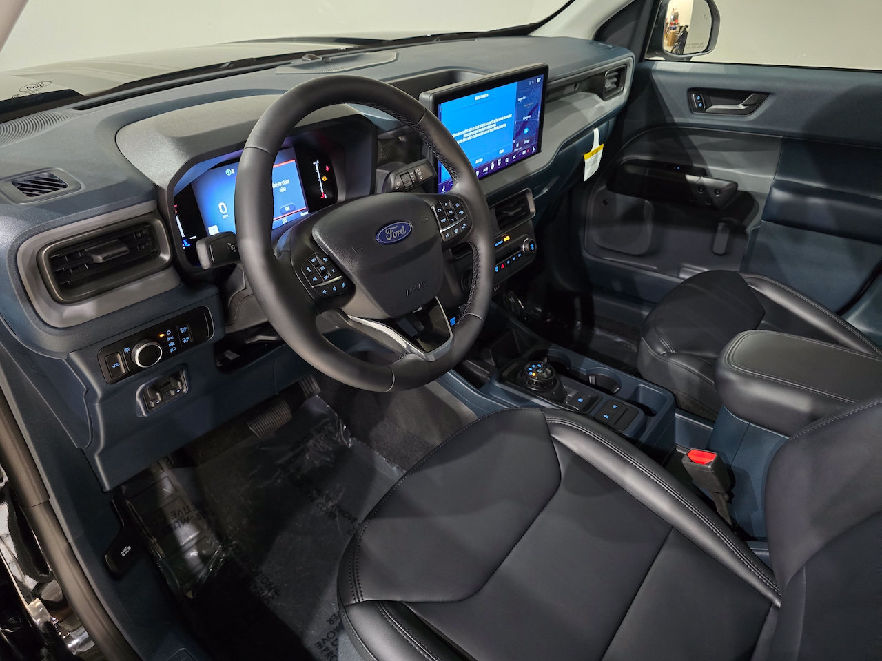 New 2025 Ford Maverick Lariat w/ Black Appearance Package AWD/4WD image 20