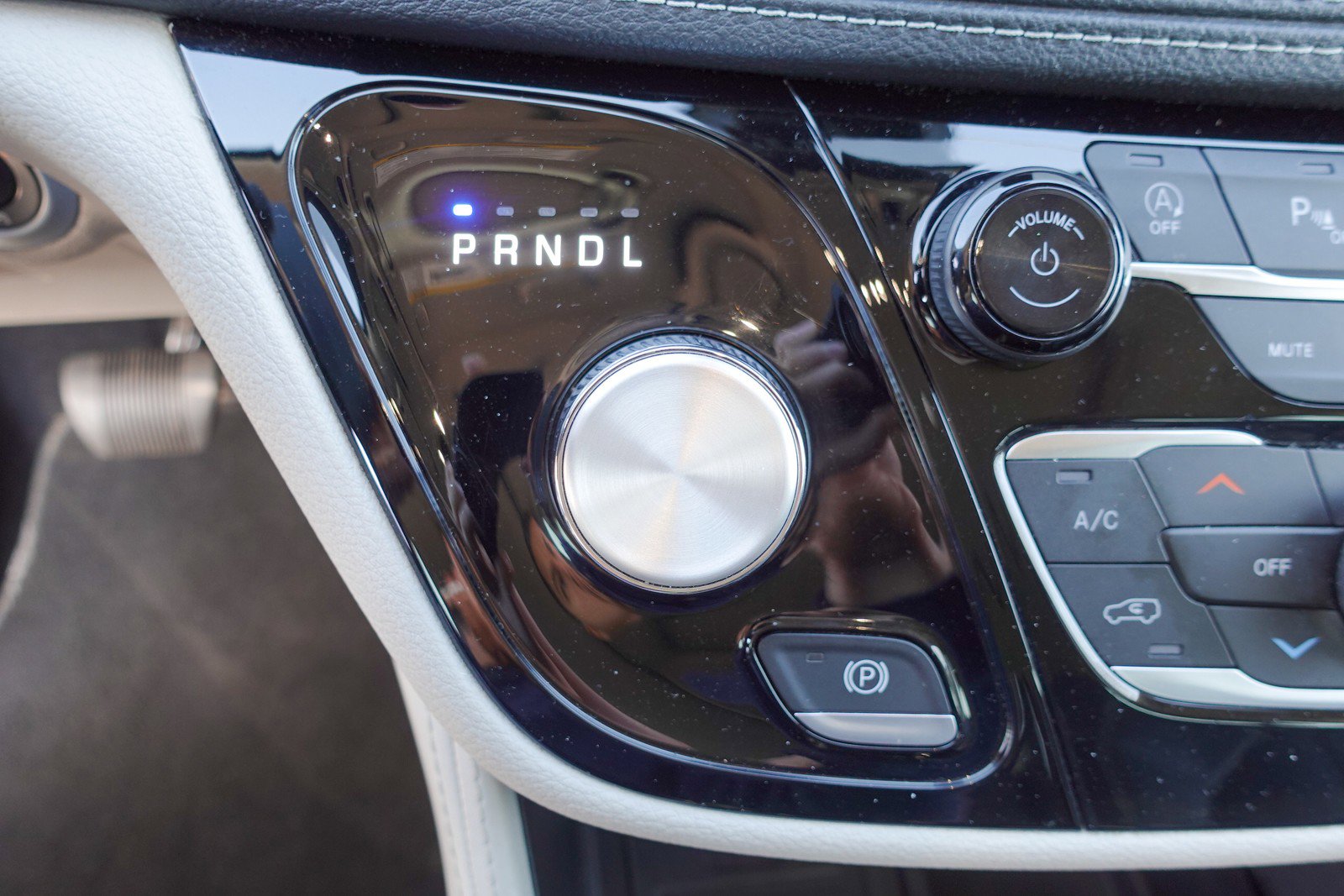 Used 2023 Chrysler Pacifica Limited image 20