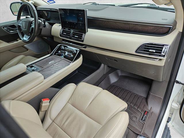 Used 2023 Lincoln Navigator Reserve AWD/4WD image 21