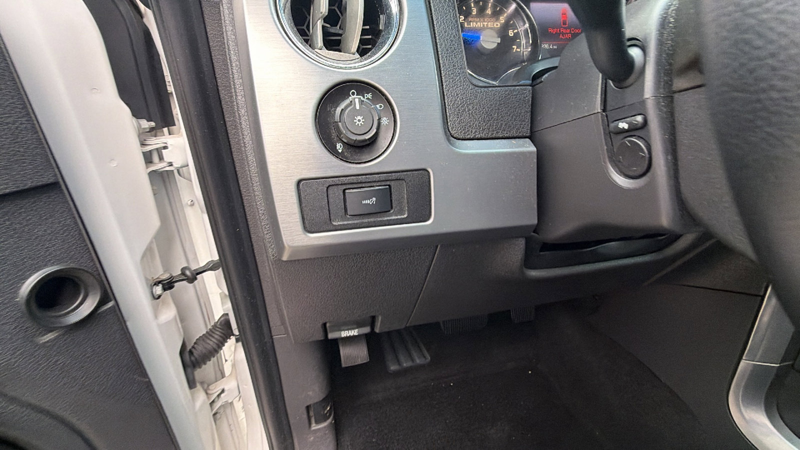 Used 2014 Ford F150 Limited image 26