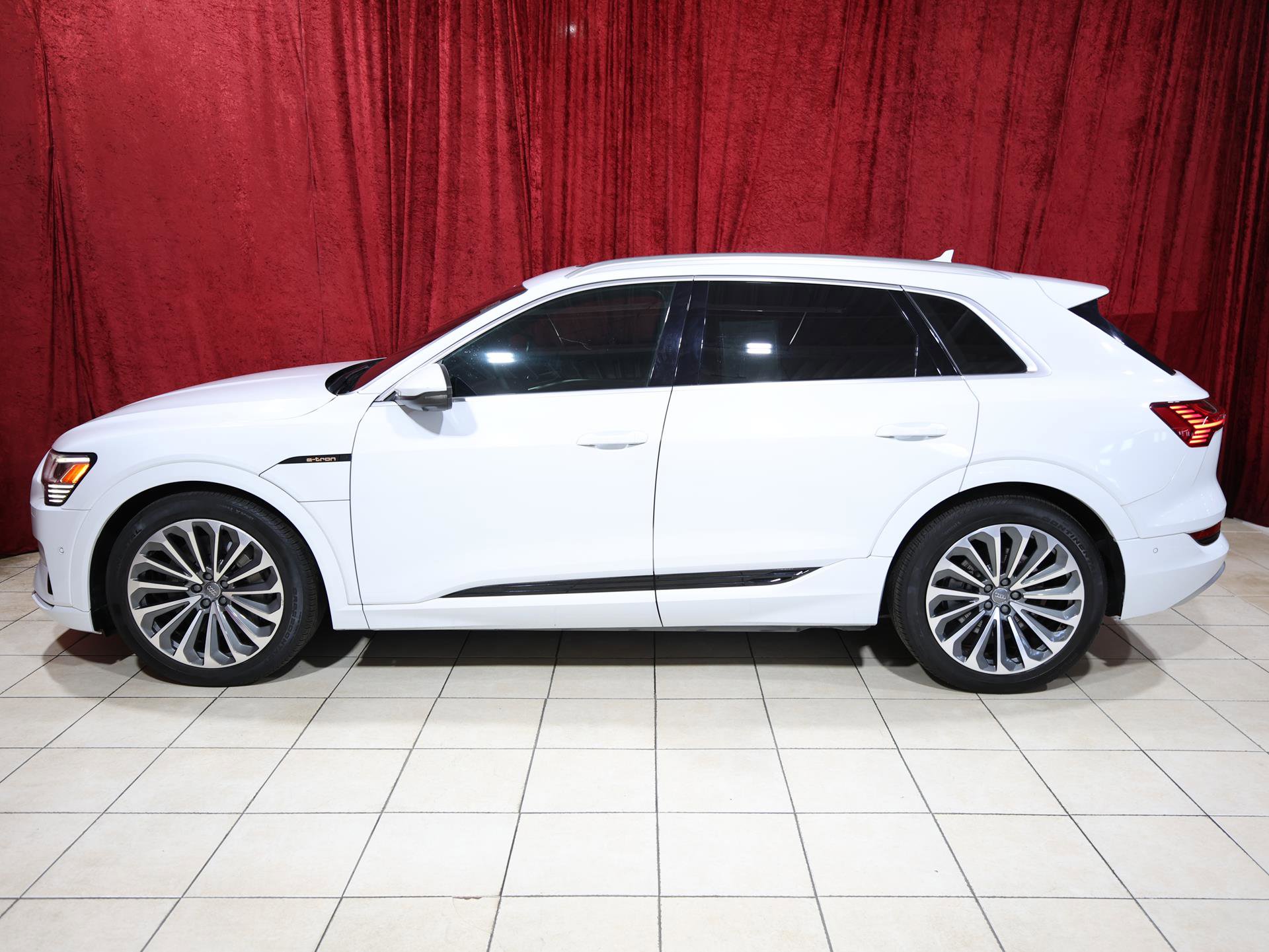 Used 2019 Audi e-tron Prestige AWD/4WD image 4