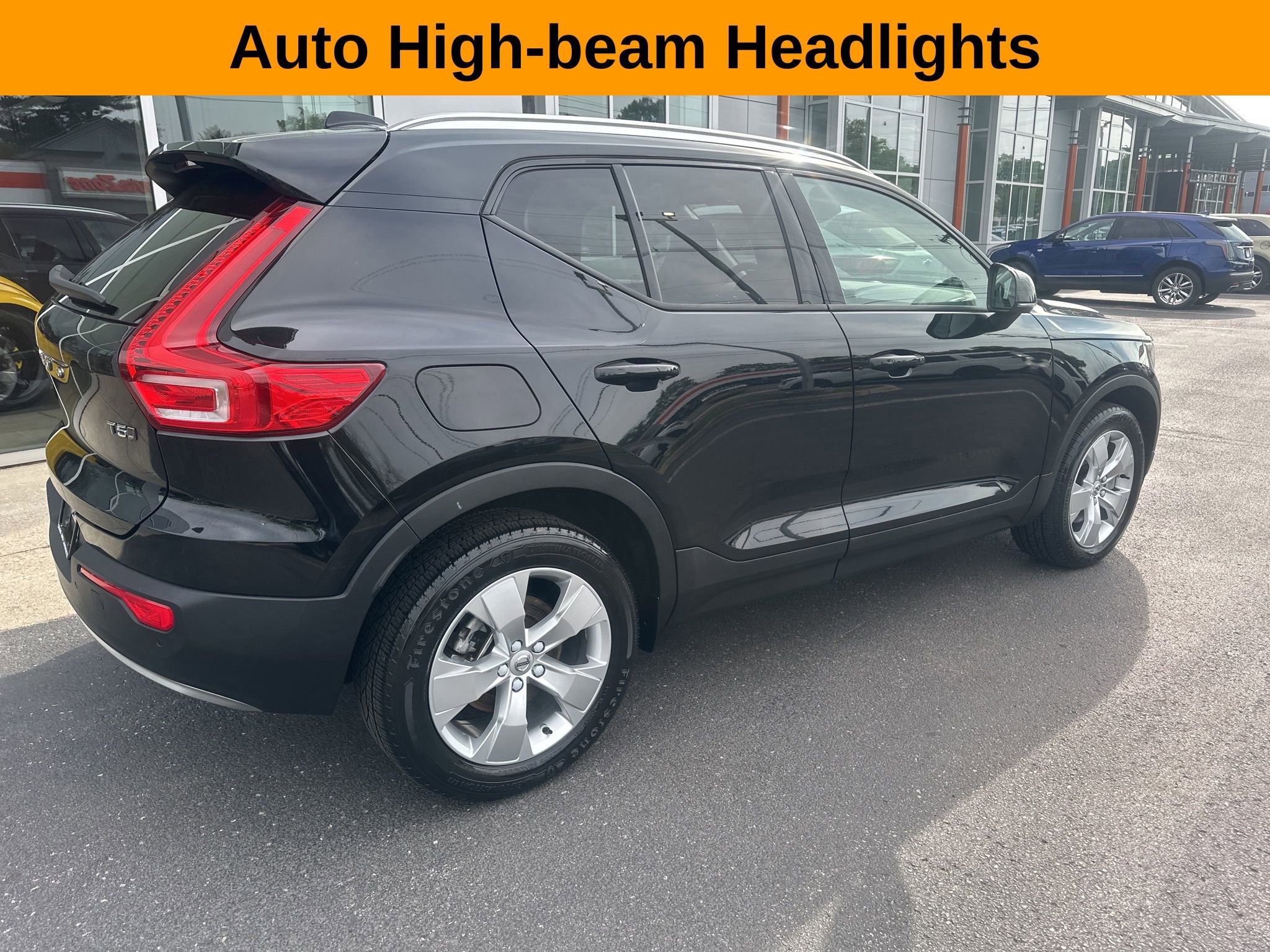 Used 2022 Volvo XC40 T5 Momentum AWD/4WD image 3