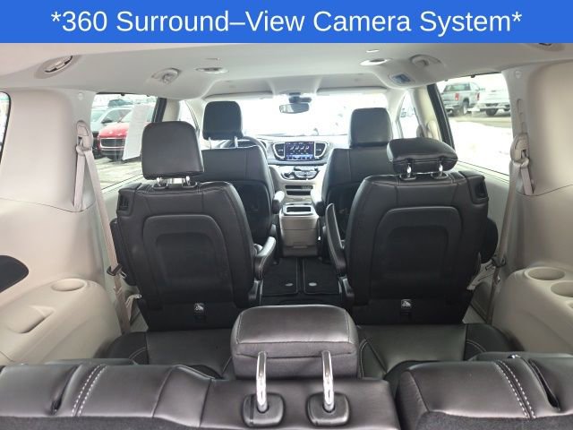 Used 2023 Chrysler Pacifica Touring-L image 49