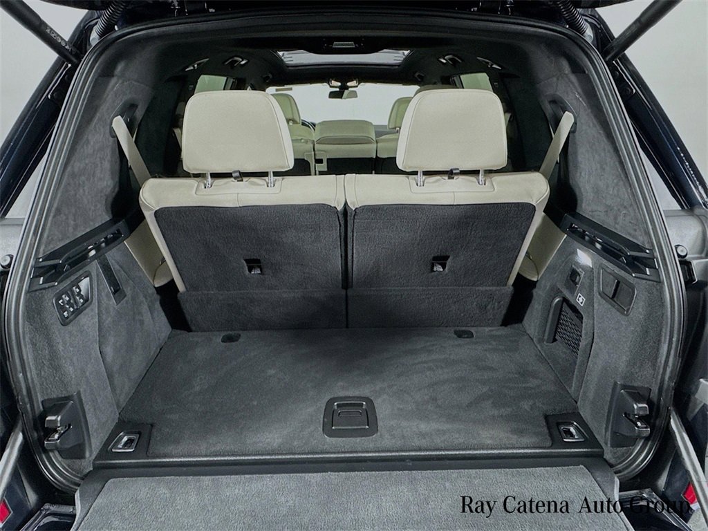 Used 2022 BMW X7 M50i image 28