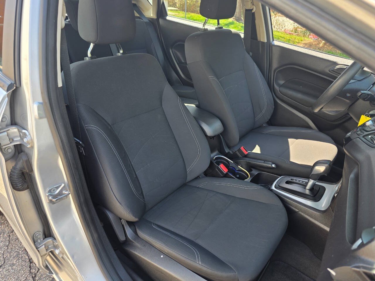Used 2017 Ford Fiesta SE FWD image 29