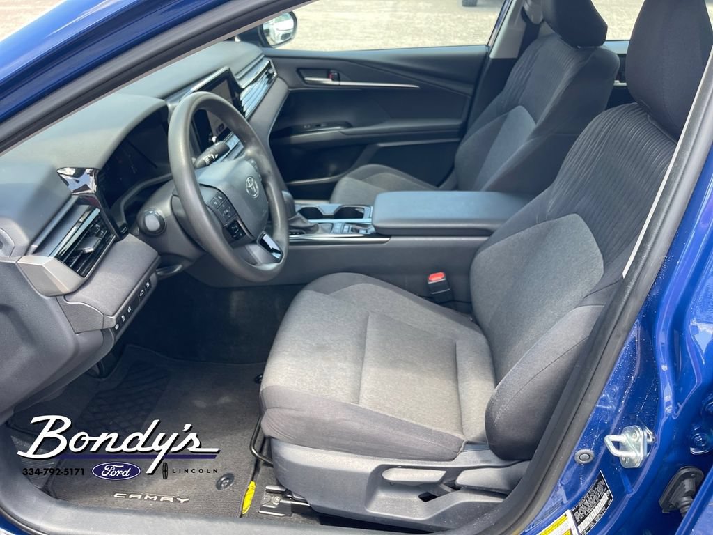 Used 2025 Toyota Camry LE FWD image 10