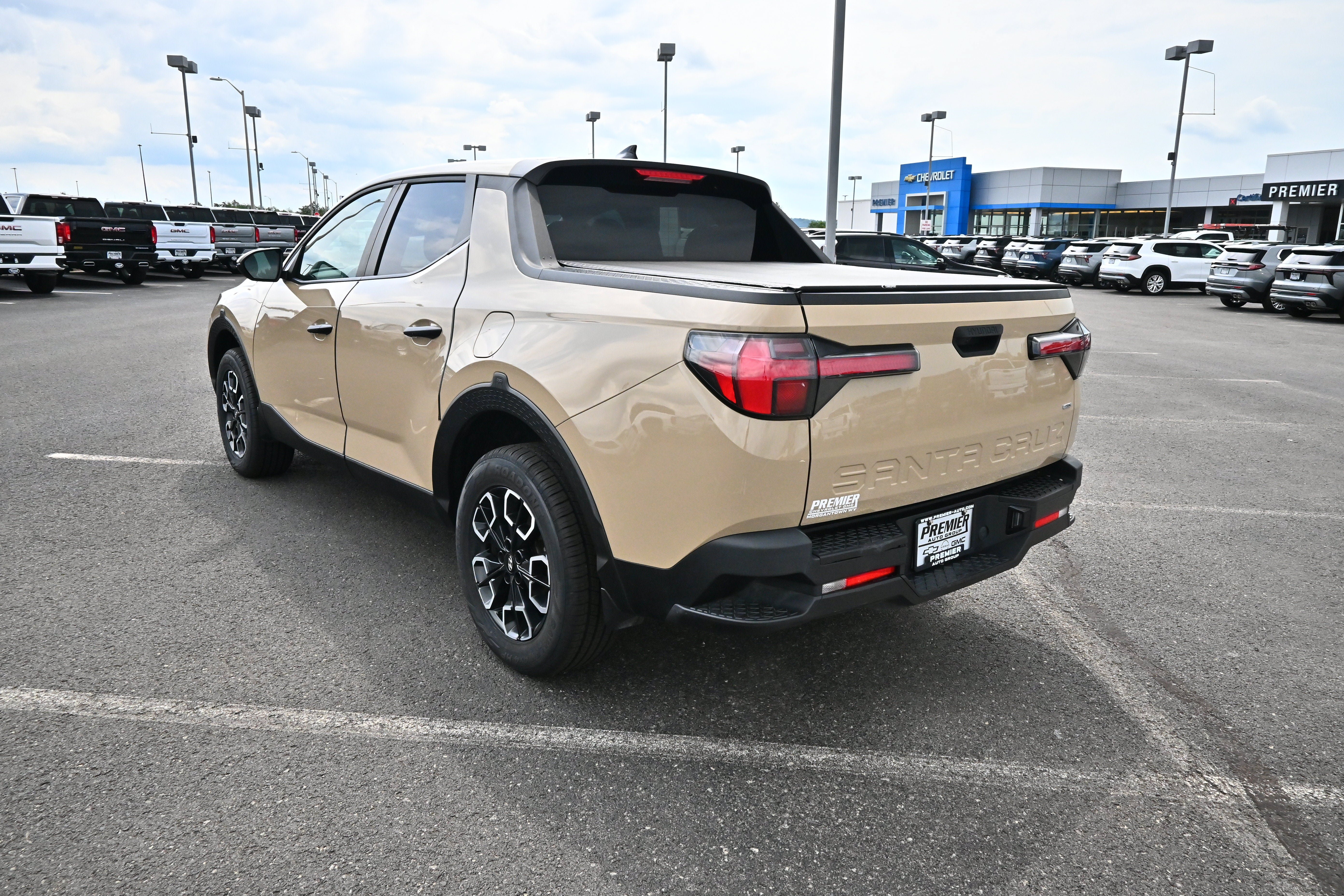 Used 2023 Hyundai Santa Cruz SEL AWD/4WD image 6