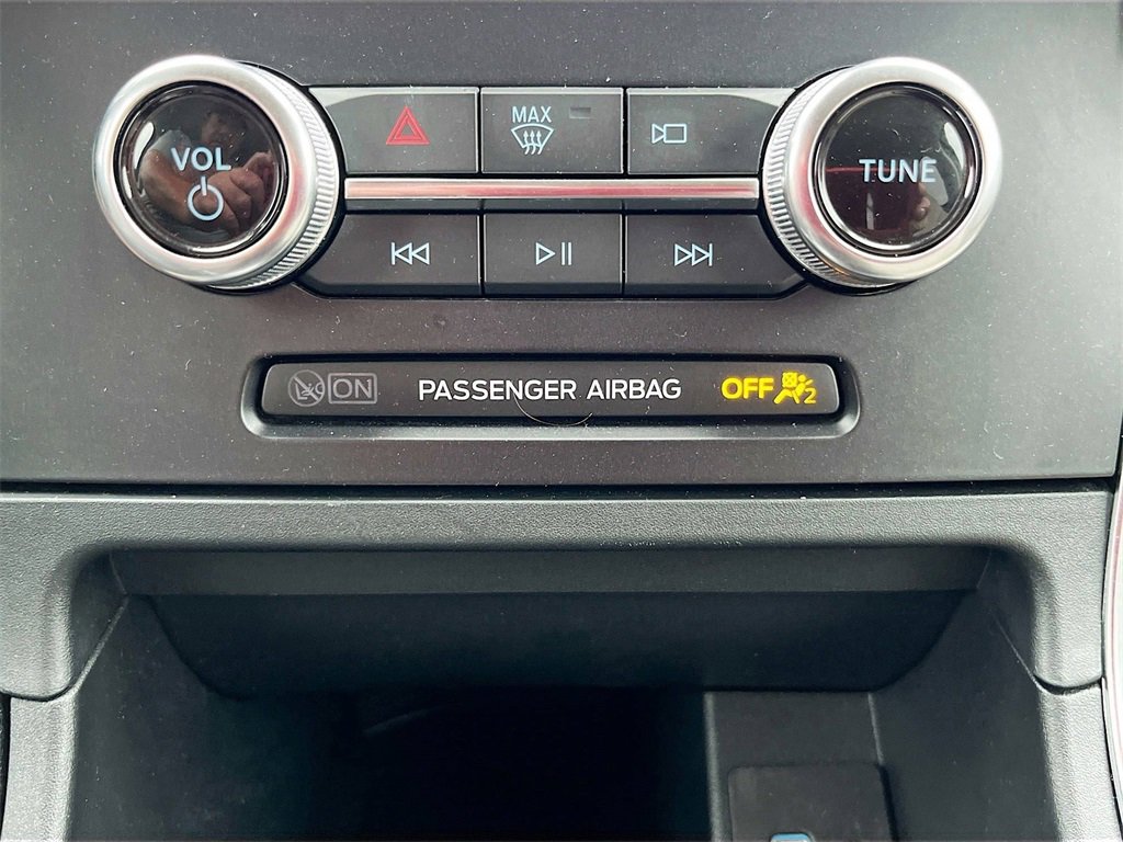 Used 2024 Ford Edge Titanium image 16