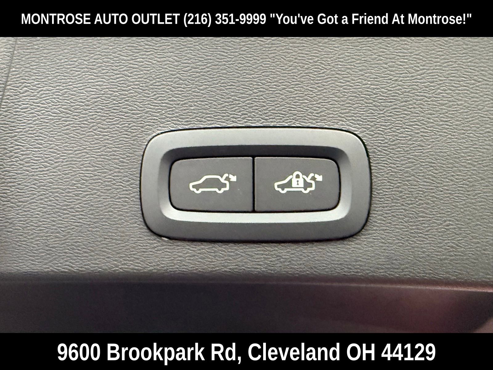 New 2026 Volvo XC40 B5 Plus w/ Protection Package Premier image 39