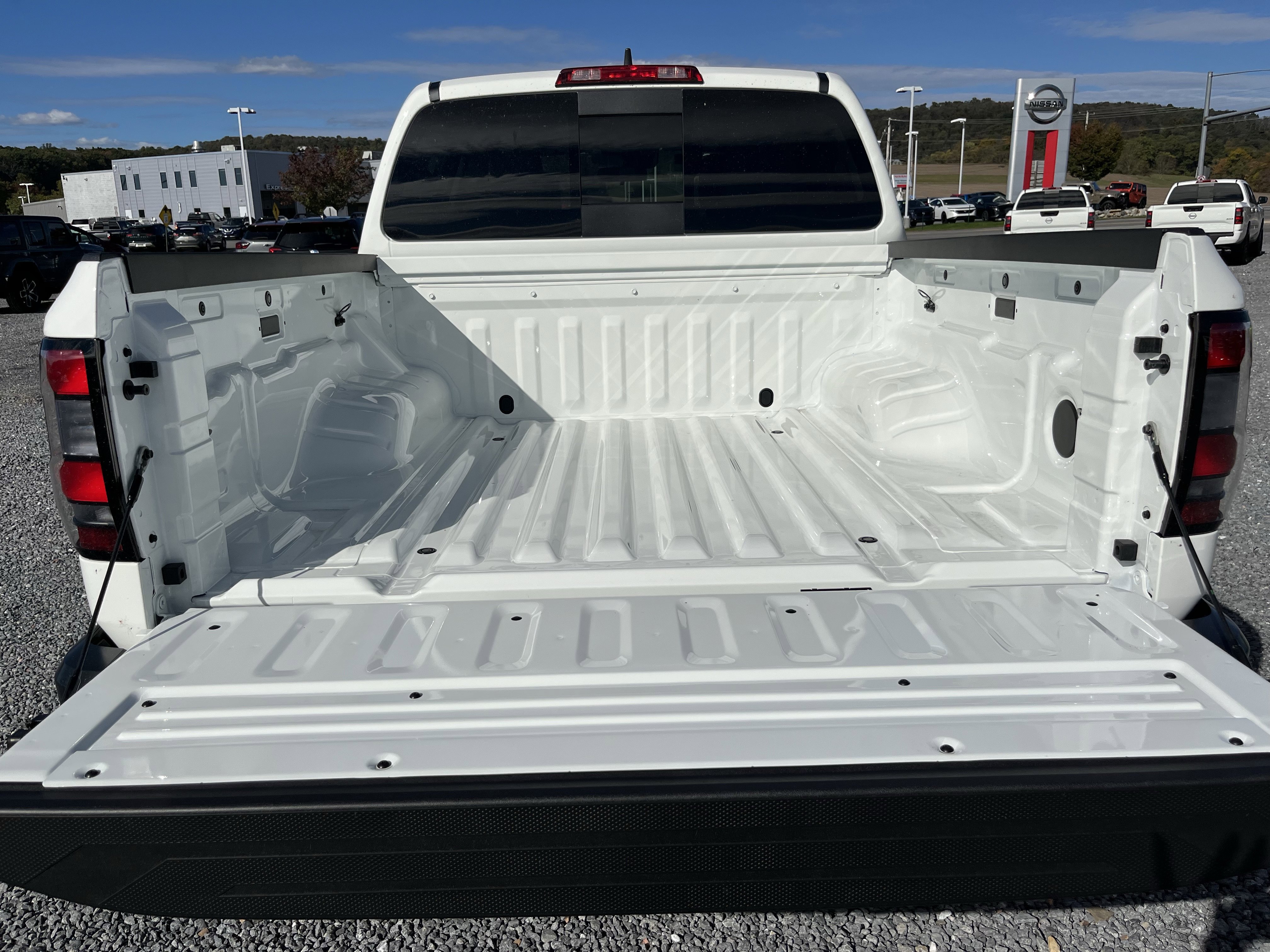 New 2026 Nissan Frontier S image 5
