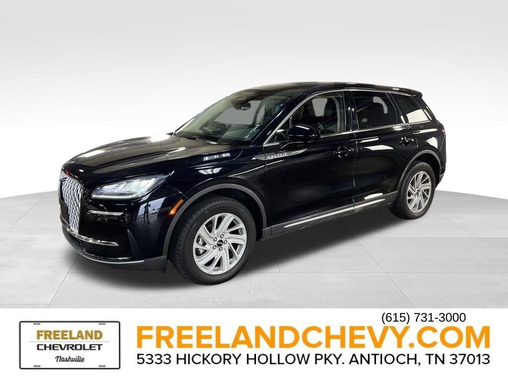 Used 2023 Lincoln Corsair AWD image 3