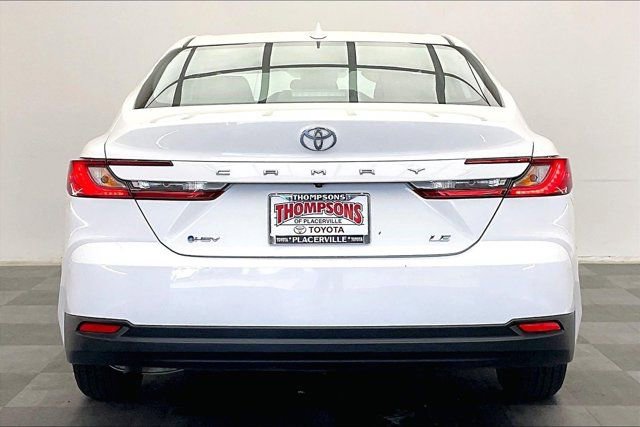Used 2025 Toyota Camry LE image 3