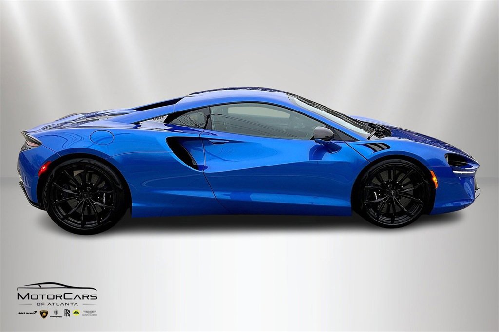 New 2025 McLaren Artura image 12