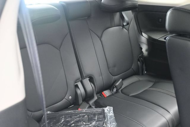 Used 2025 Honda Pilot EX-L image 18