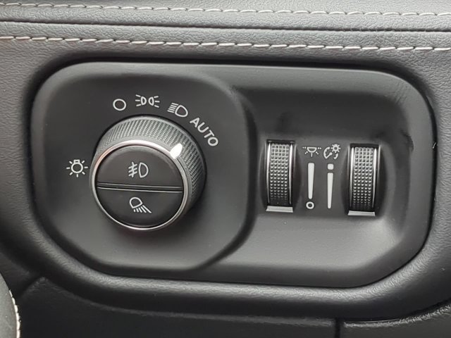 New 2026 RAM 3500 Limited AWD/4WD image 30