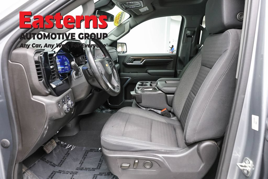 Used 2023 Chevrolet Silverado 1500 LT AWD/4WD image 14