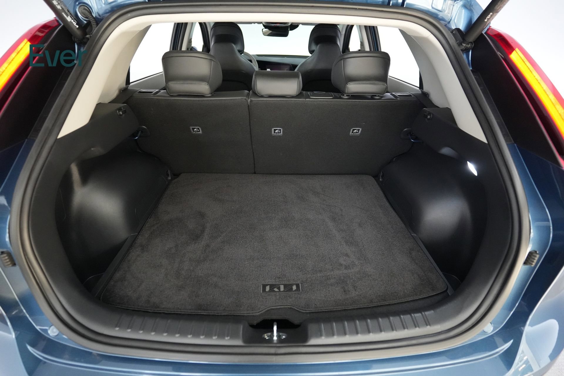 Used 2023 Kia Niro Wave w/ Wave Preserve Package FWD image 8