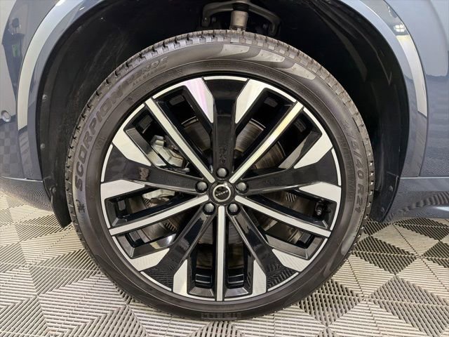 Used 2025 Volvo XC90 T8 Ultra w/ Protection Package Premier AWD/4WD image 3