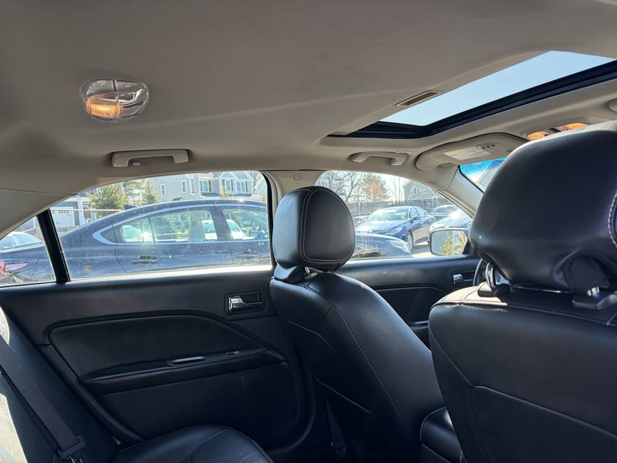 Used 2012 Ford Fusion SEL image 22