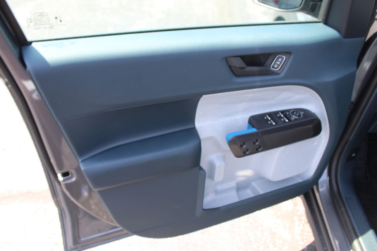 New 2025 Ford Maverick XLT image 18