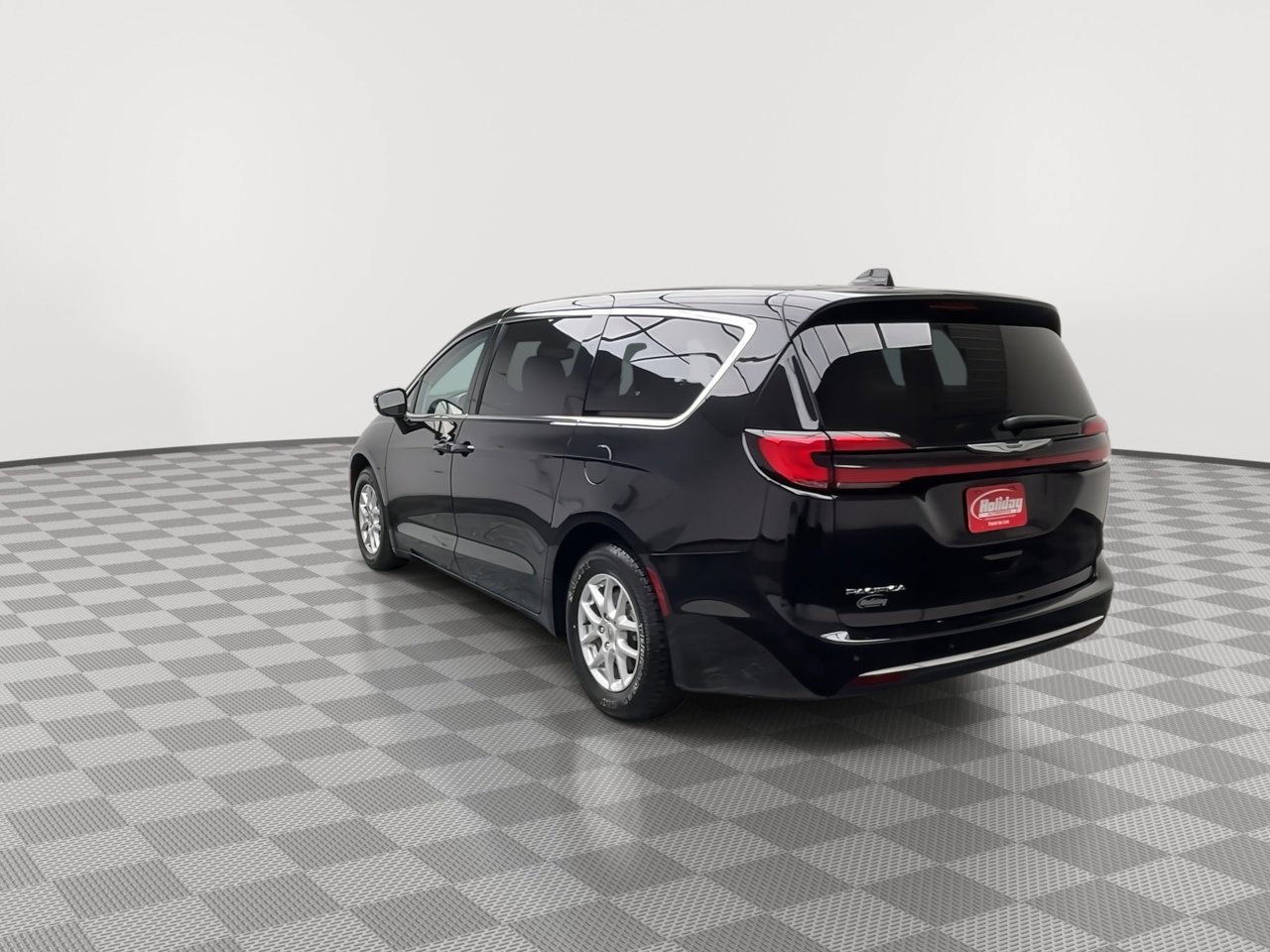 Used 2024 Chrysler Pacifica Touring-L FWD image 36