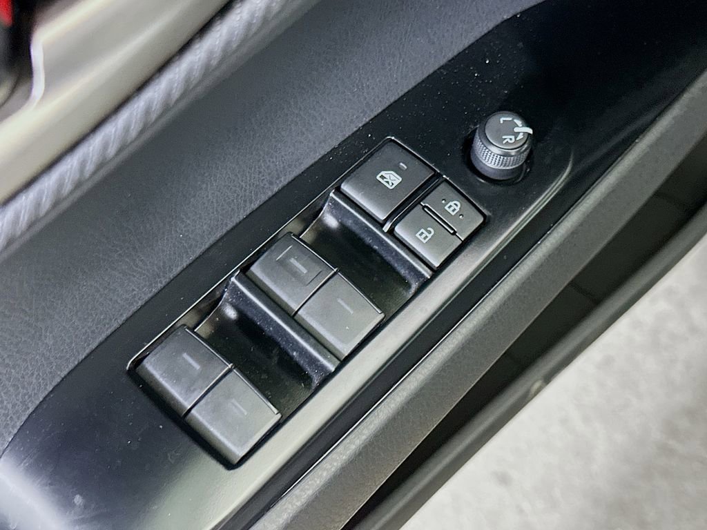 Used 2025 Toyota Camry SE image 20