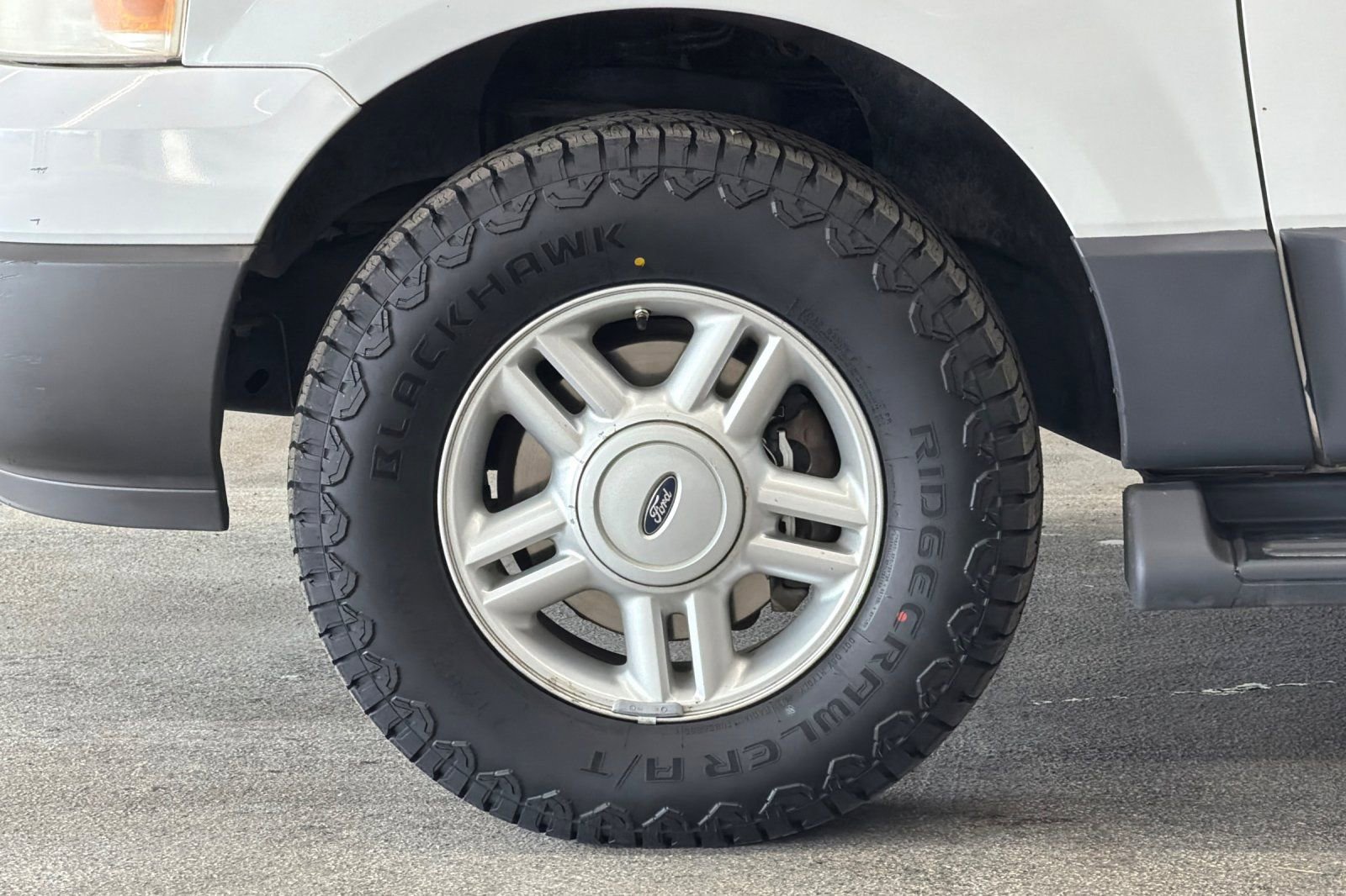 Used 2005 Ford Expedition XLT image 23