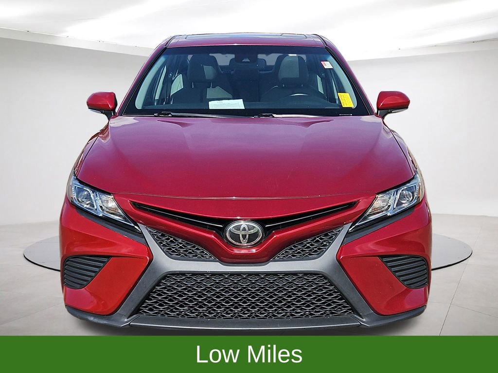 Used 2018 Toyota Camry SE w/ Moonroof Package image 2