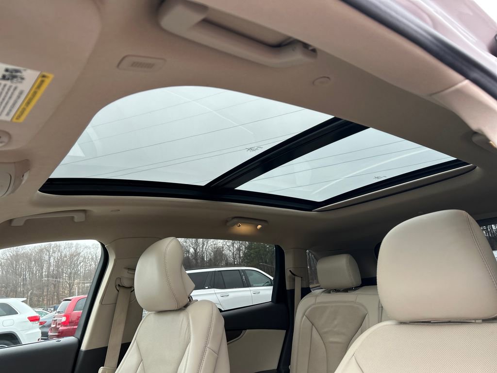 Used 2019 Lincoln Nautilus Reserve image 28