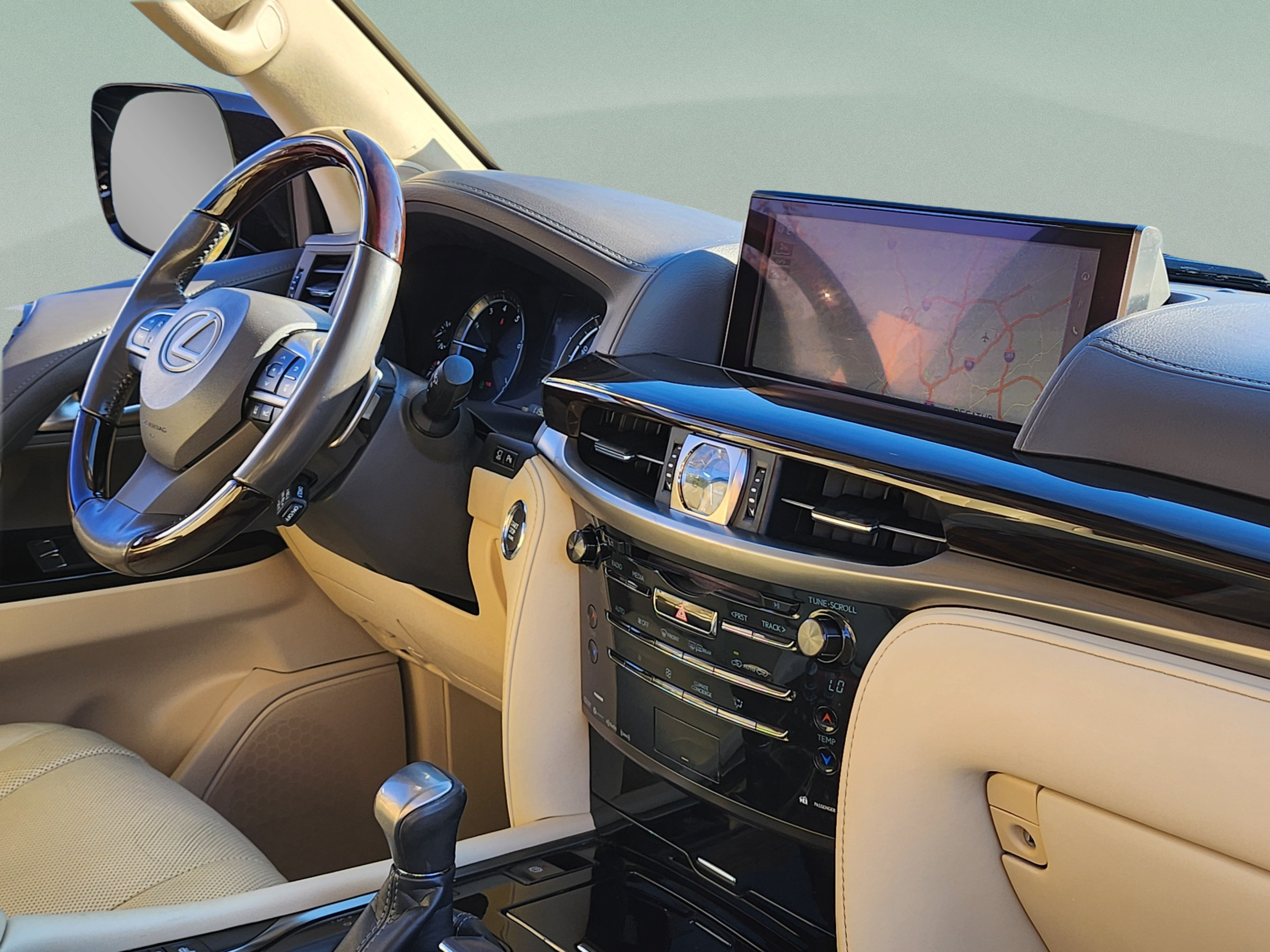 Used 2018 Lexus LX 570 4WD image 30