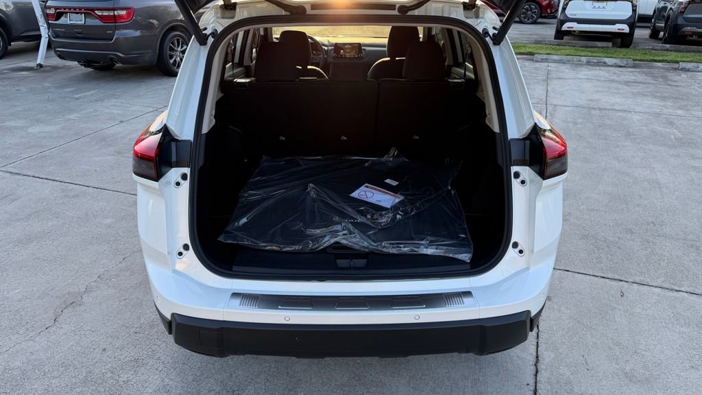 New 2026 Nissan Rogue SV FWD image 23