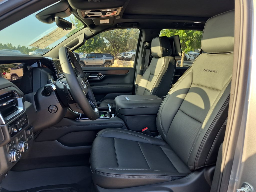 New 2026 GMC Yukon Denali w/ Denali Reserve Package AWD/4WD image 18