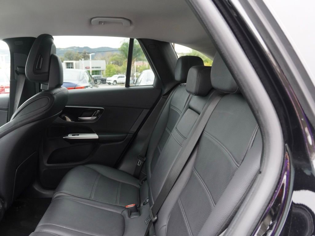 Used 2024 Mercedes-Benz GLC 300 image 18