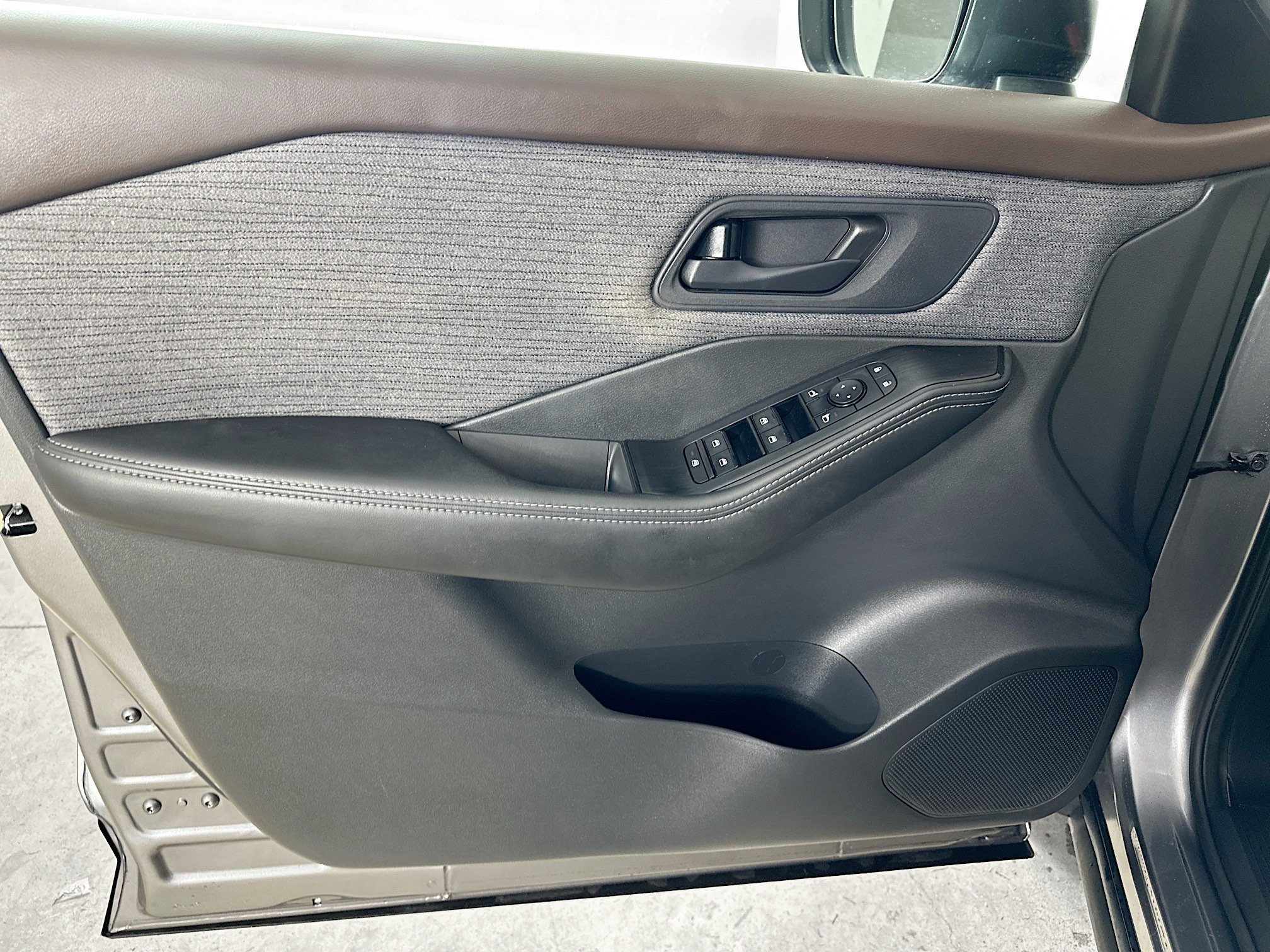 Used 2021 Nissan Rogue S FWD image 15