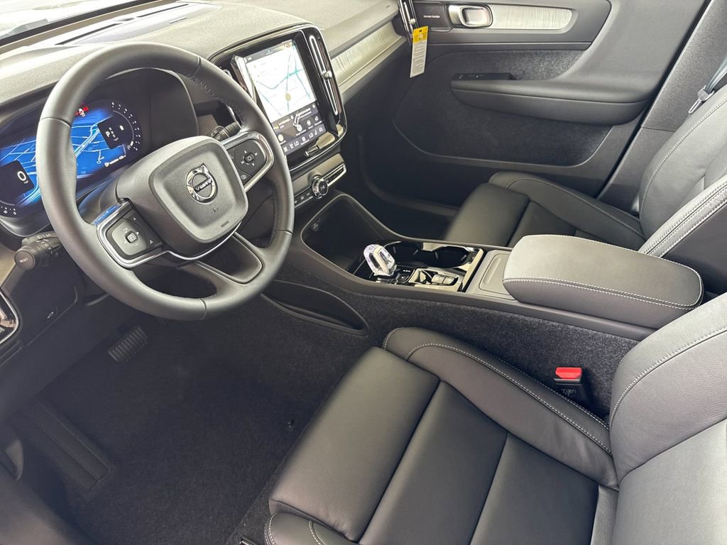 New 2026 Volvo XC40 B5 Ultra w/ Climate Package image 9